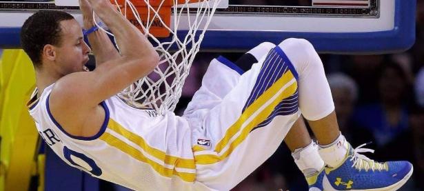 尤文图斯常规赛大胜菲尼克斯太阳，约基奇砍下22记关键球，全场沸腾