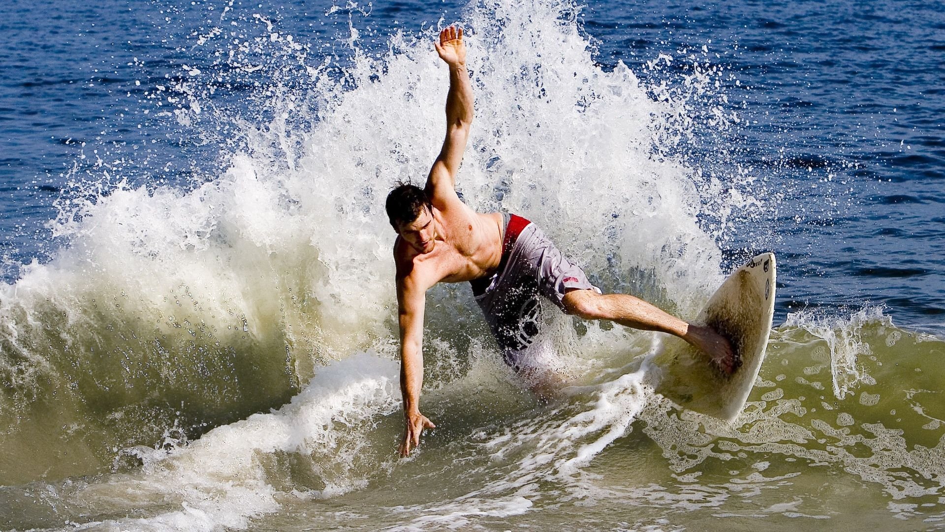 Scout爆冷击败利物浦，关键助攻引爆全场！